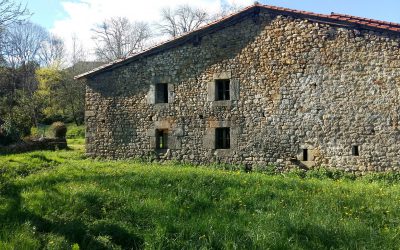 CASA  MONTAÑESA  SEMIADOSADA EN ARGOMEDA. Ref 1884 V