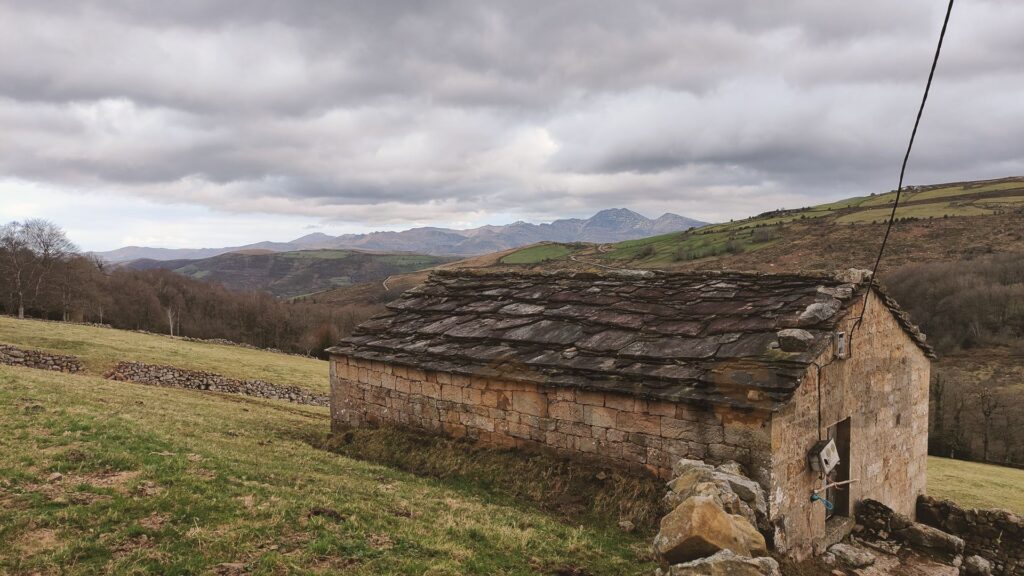 Cabaña pasiega en San Pedro del Romeral, Cantabria