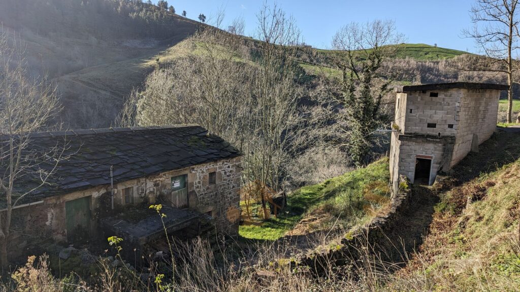 🌳 ¡Descubre esta encantadora cabaña con historia y vistas panorámicas al valle en Selaya! 🏡