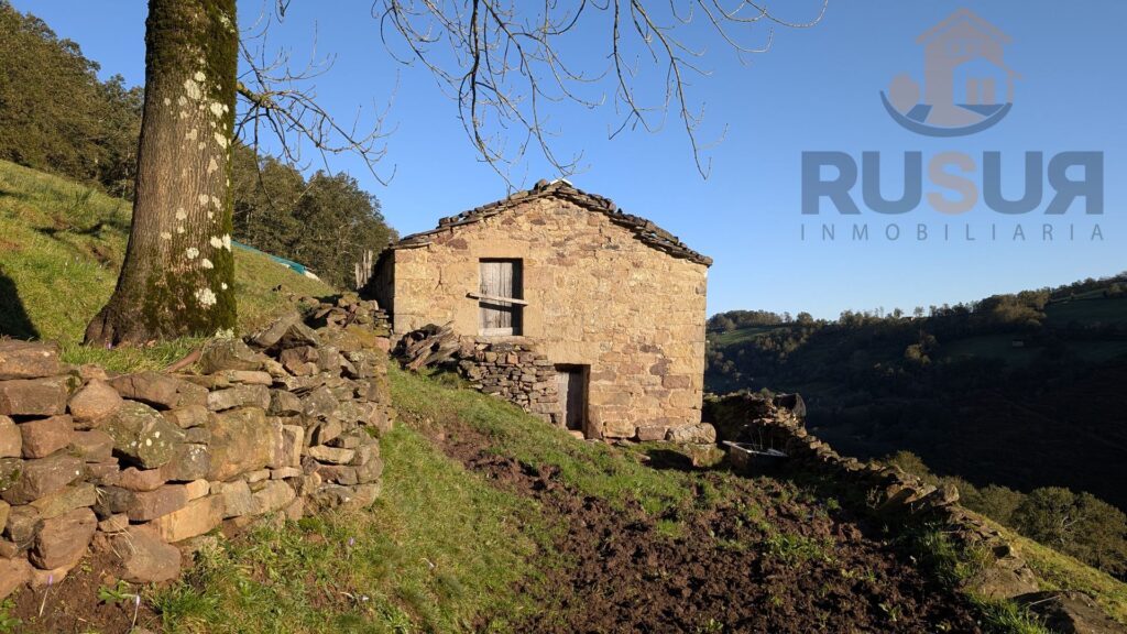 Lote de 4 Cabañas en Finca Rústica en San Pedro del Romeral, Cantabria. Ref. 3241 V