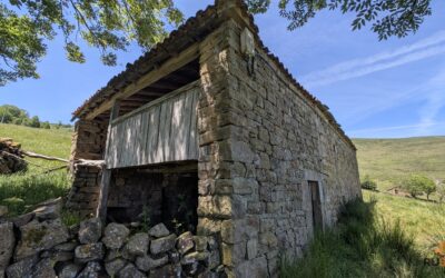 Una auténtica cabaña pasiega independiente en San Pedro del Romeral